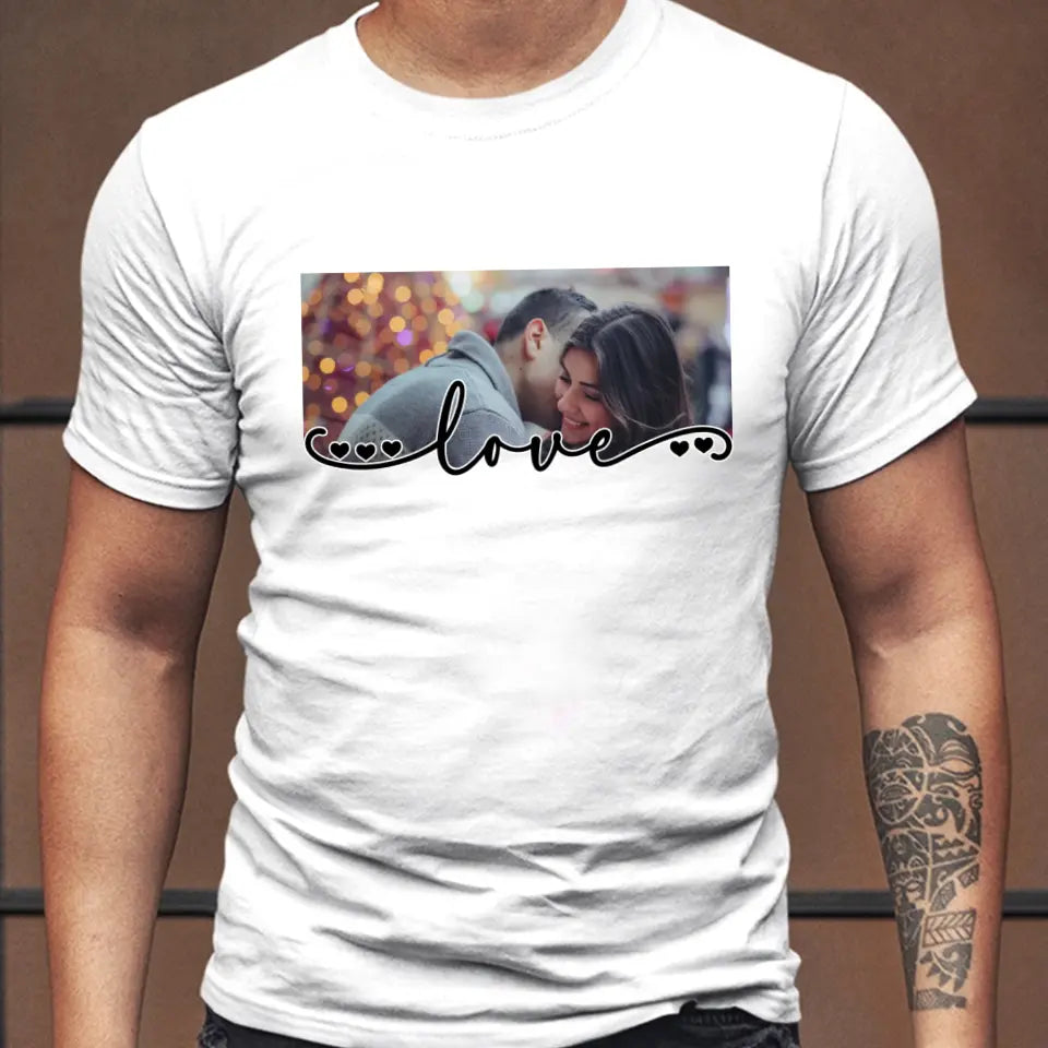 Love feliratos férfi póló egyedi képpel