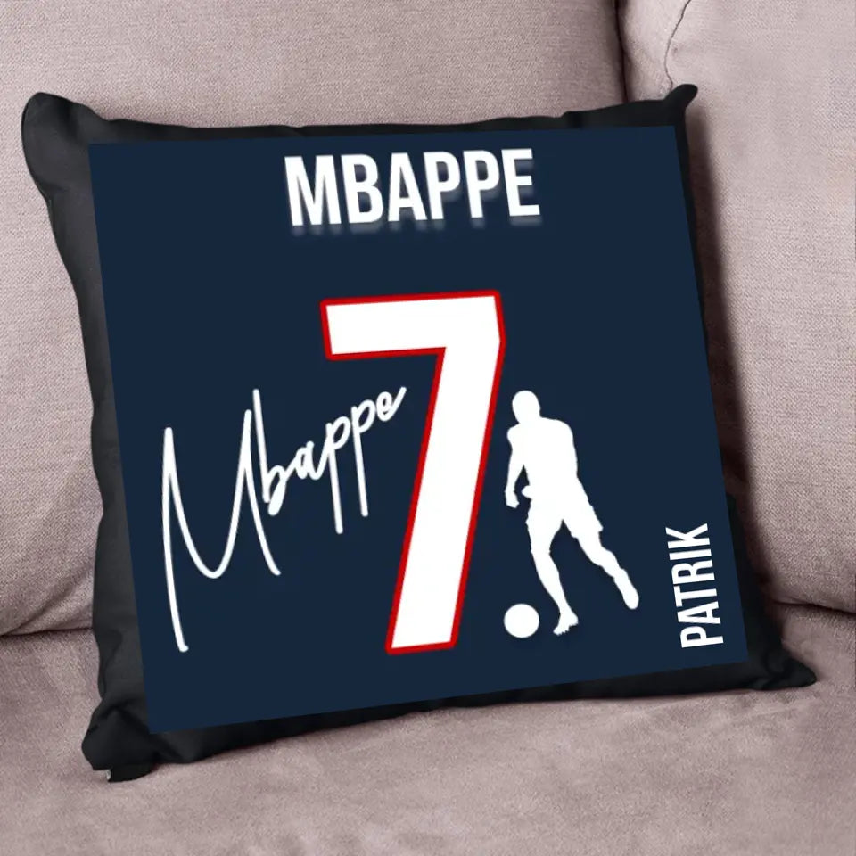 Mbappe mezes párna aláírással 