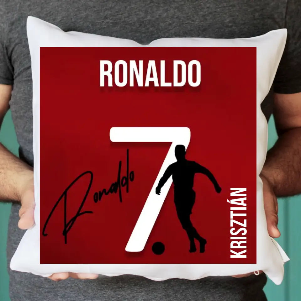 Ronaldo mezes párna aláírással