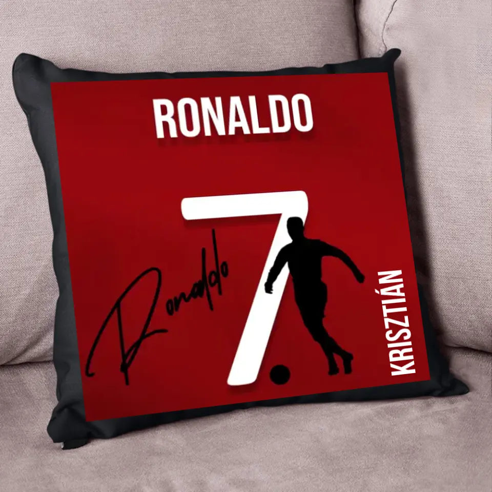 Ronaldo mezes párna aláírással