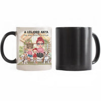 Egyedi ajándék bögre személyre szabható karakterekkel - cuki család Anyával és kutyákkal