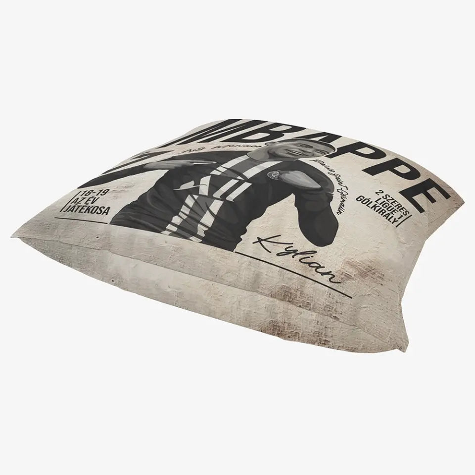 Személyre szabható MBappe focis ajándék párna gyerekeknek - egyedi névvel