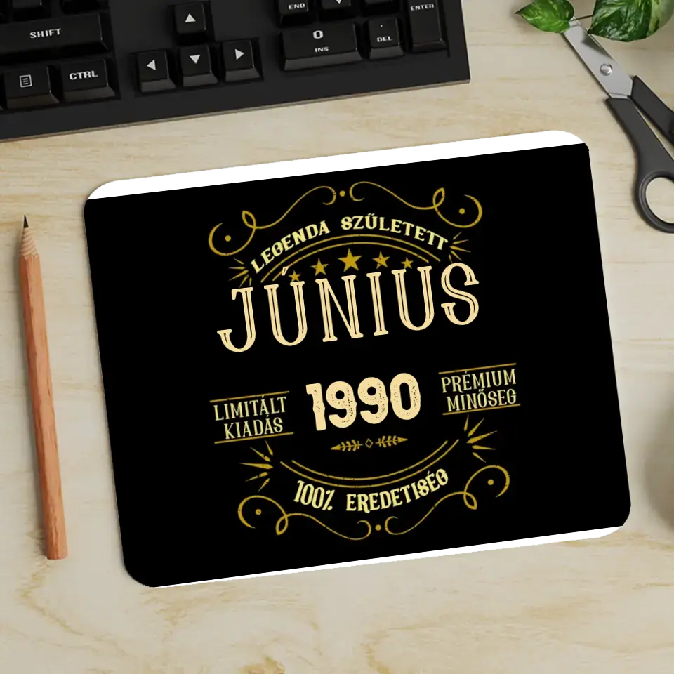 Legenda született egyedi születésnapi ajándék egérpad