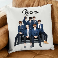 BTS párna felirattal