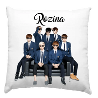 BTS párna felirattal