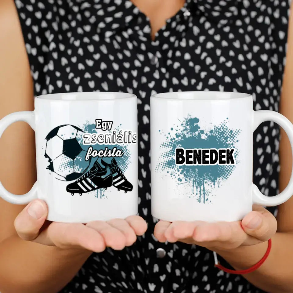Egy zseniális focista feliratos bögre, egyedi névvel