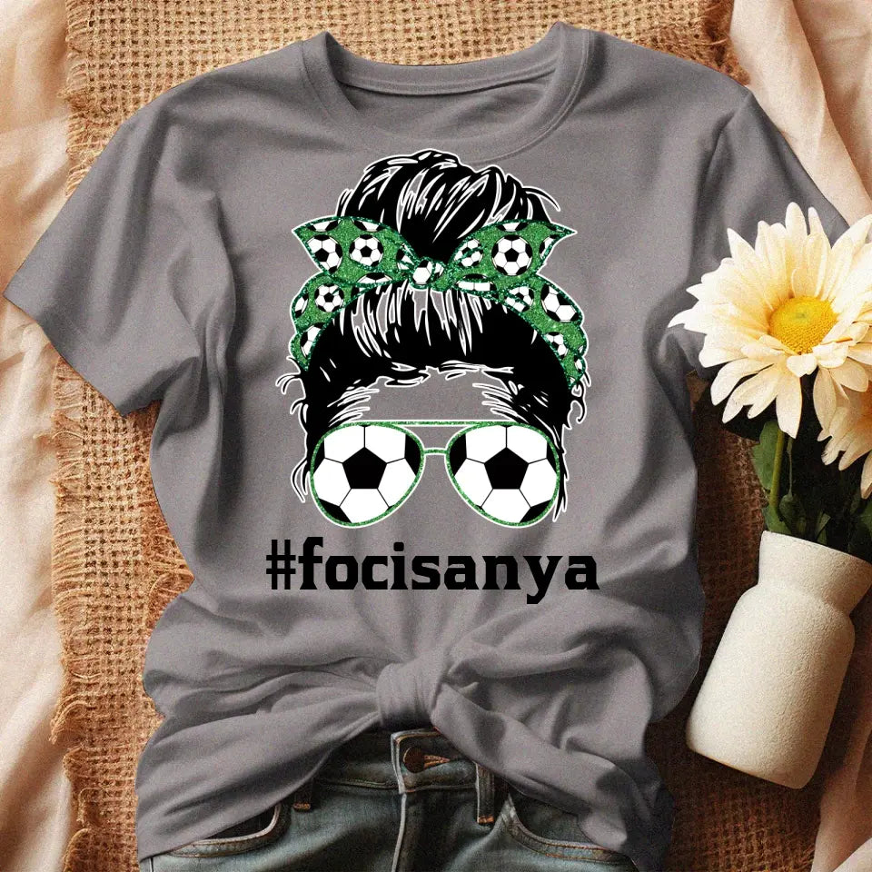 Egyedi feliratos focis póló nőknek