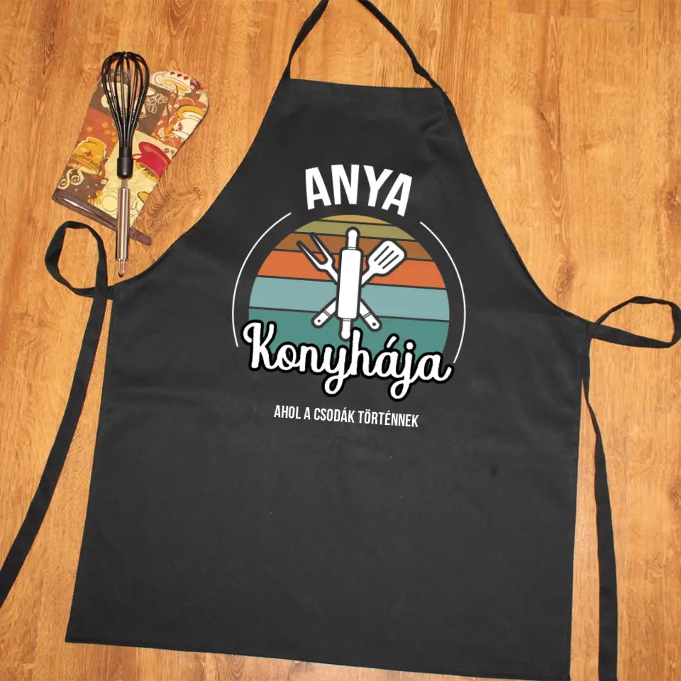 Anya konyhája fekete kötény szerkeszthető felirattal