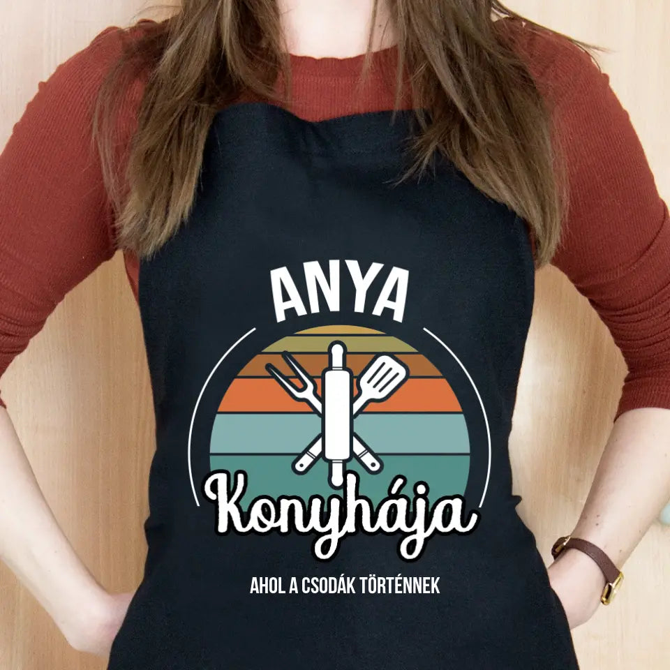 Anya konyhája fekete kötény szerkeszthető felirattal