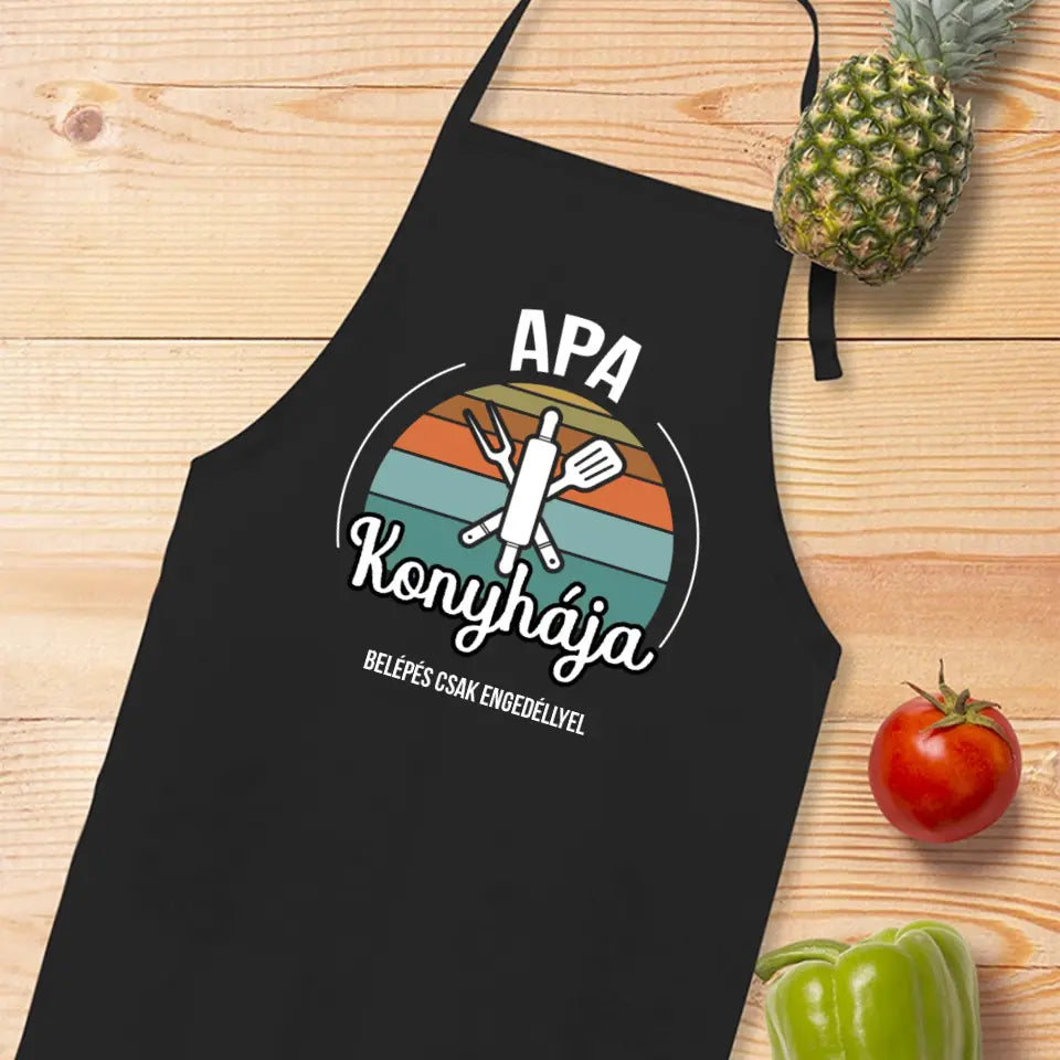 Apa konyhája fekete kötény