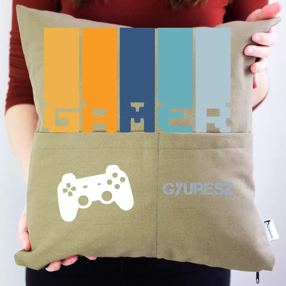 Egyedi neves gamer feliratos zsebes párna a legnagyobb játékosoknak