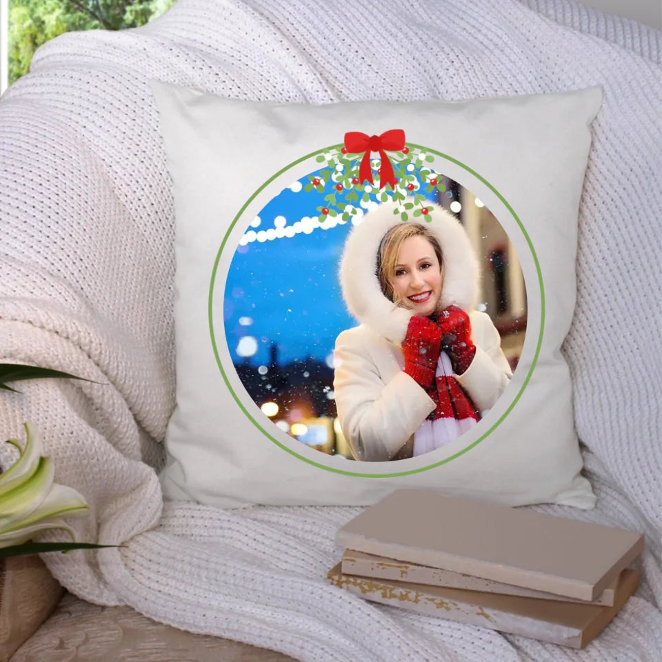 Karácsonyi egyedi képes párna fagyönggyel