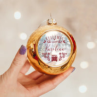 Karácsonyi arany gömbdísz saját névvel és illusztrációval