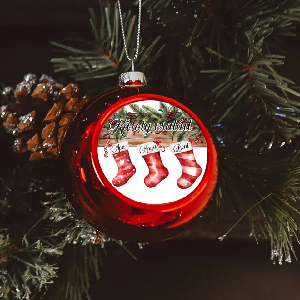Karácsonyi piros gömbdísz piros csizmácskákkal