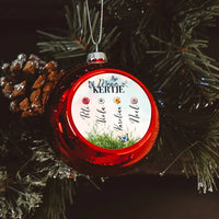 Mama kertje piros gömbdísz az unokák neveivel