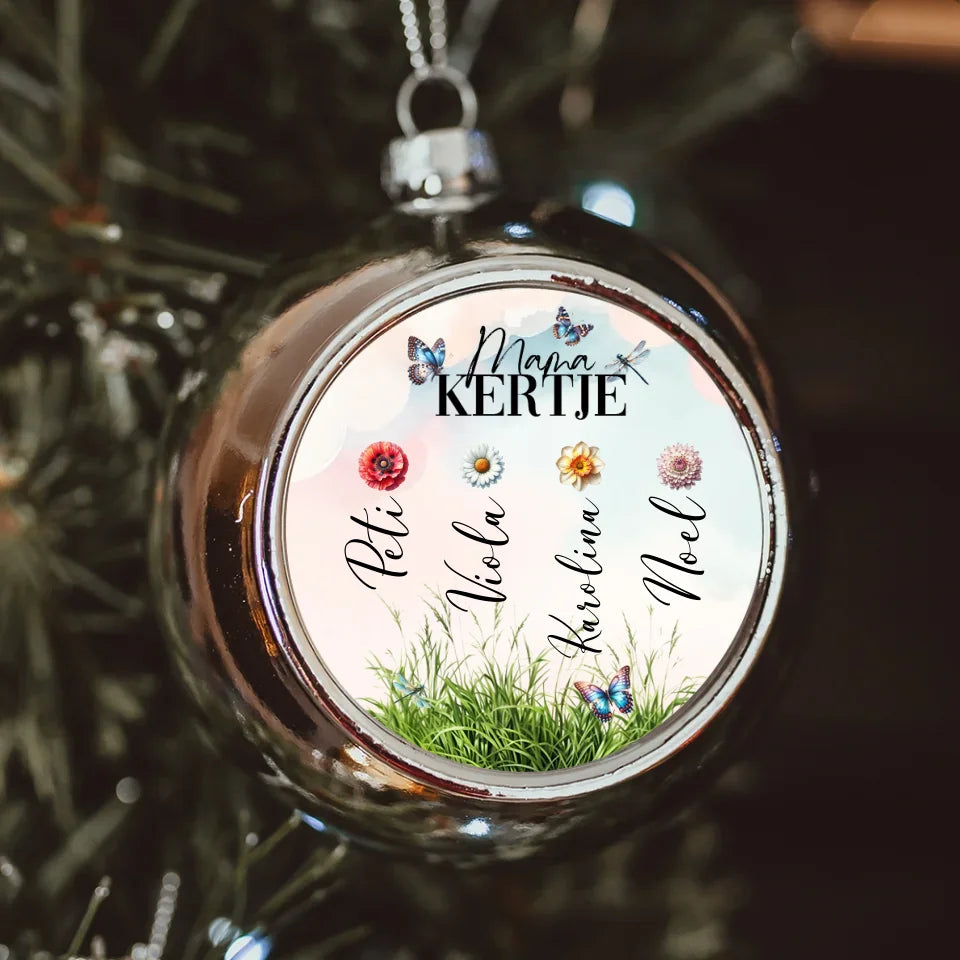 Mama kertje ezüst gömbdísz az unokák neveivel