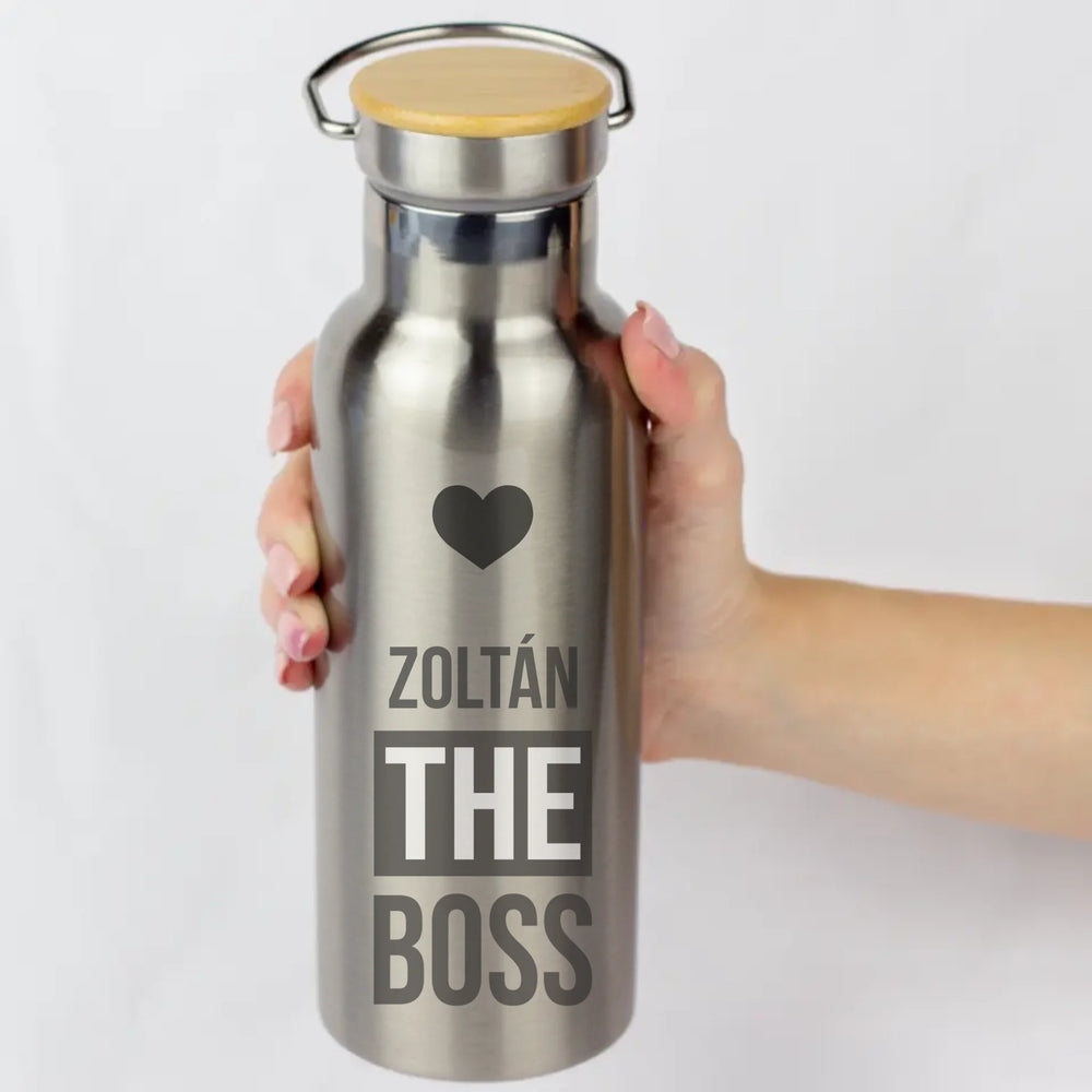 The Boss egyedi neves ezüst színű bambusz fedeles kulacs