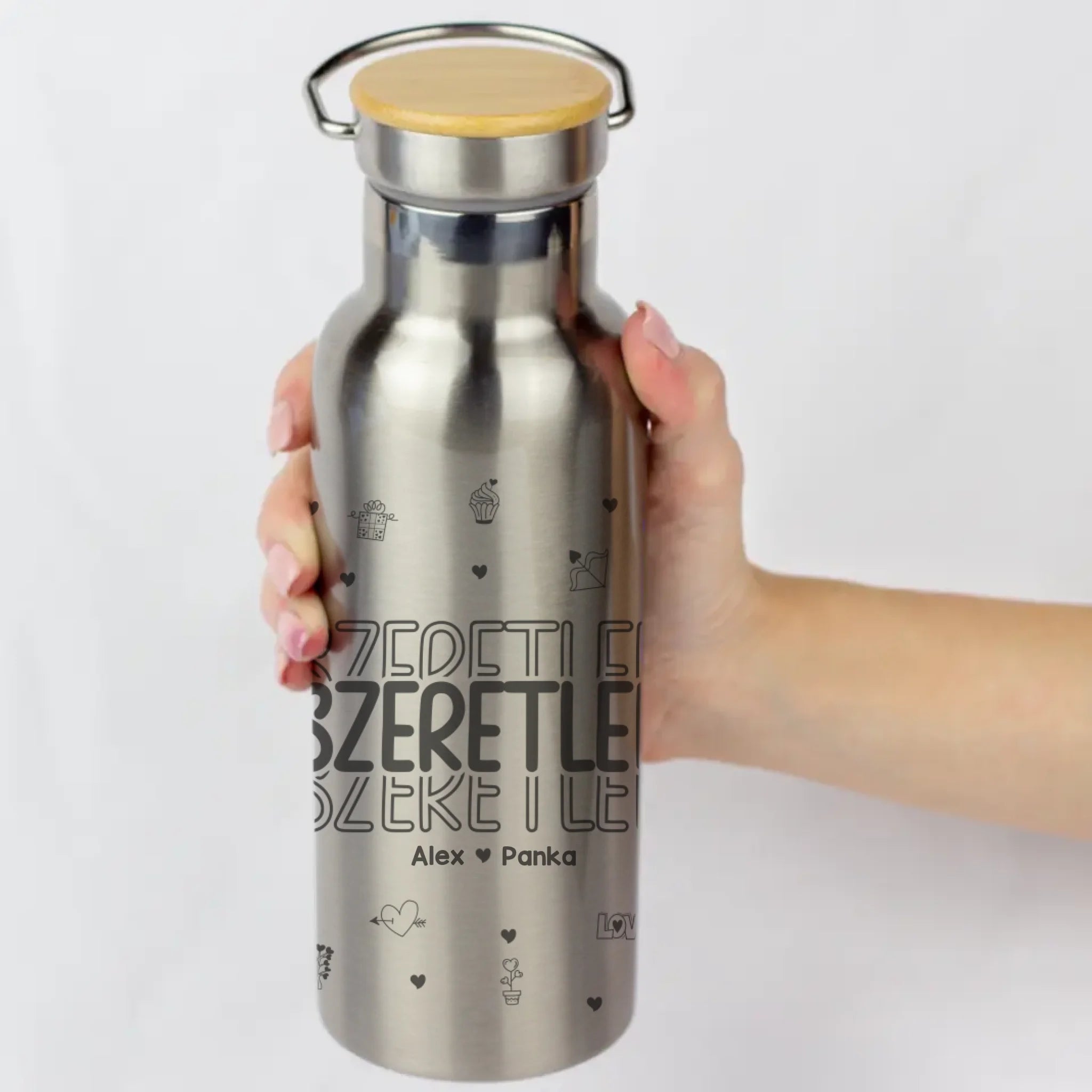 Szeretlek feliratú Valentin napi ezüst színű bambusz fedeles kulacs