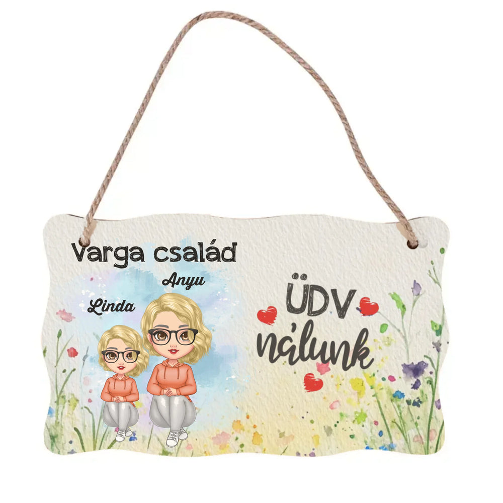 Ajtó kopogtató fa dísztábla szerkeszthető Anya és gyerekek karakterekkel