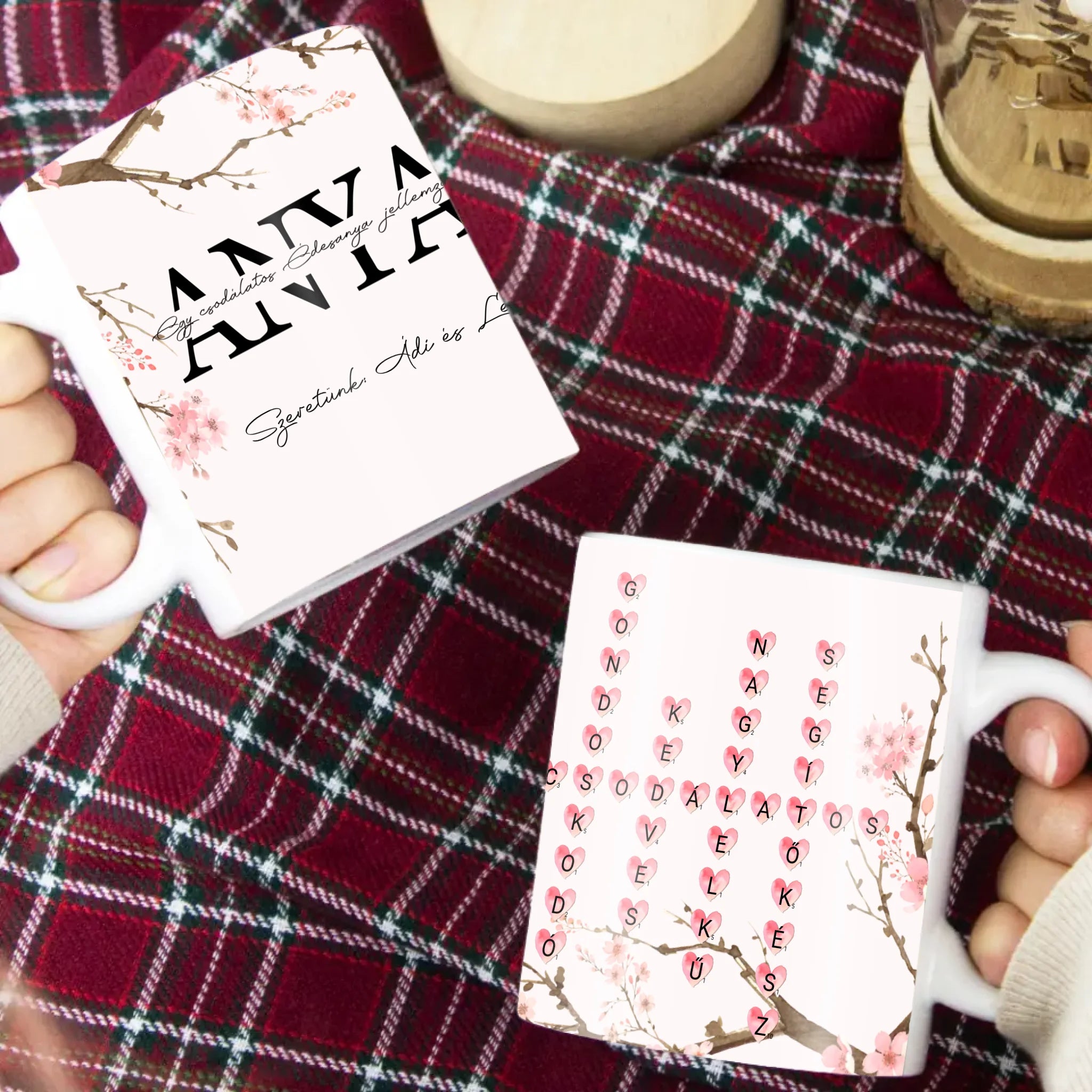 	 Egy csodálatos Édesanya jellemzői - Egyedi scrabble feliratos bögre Anyák napjára