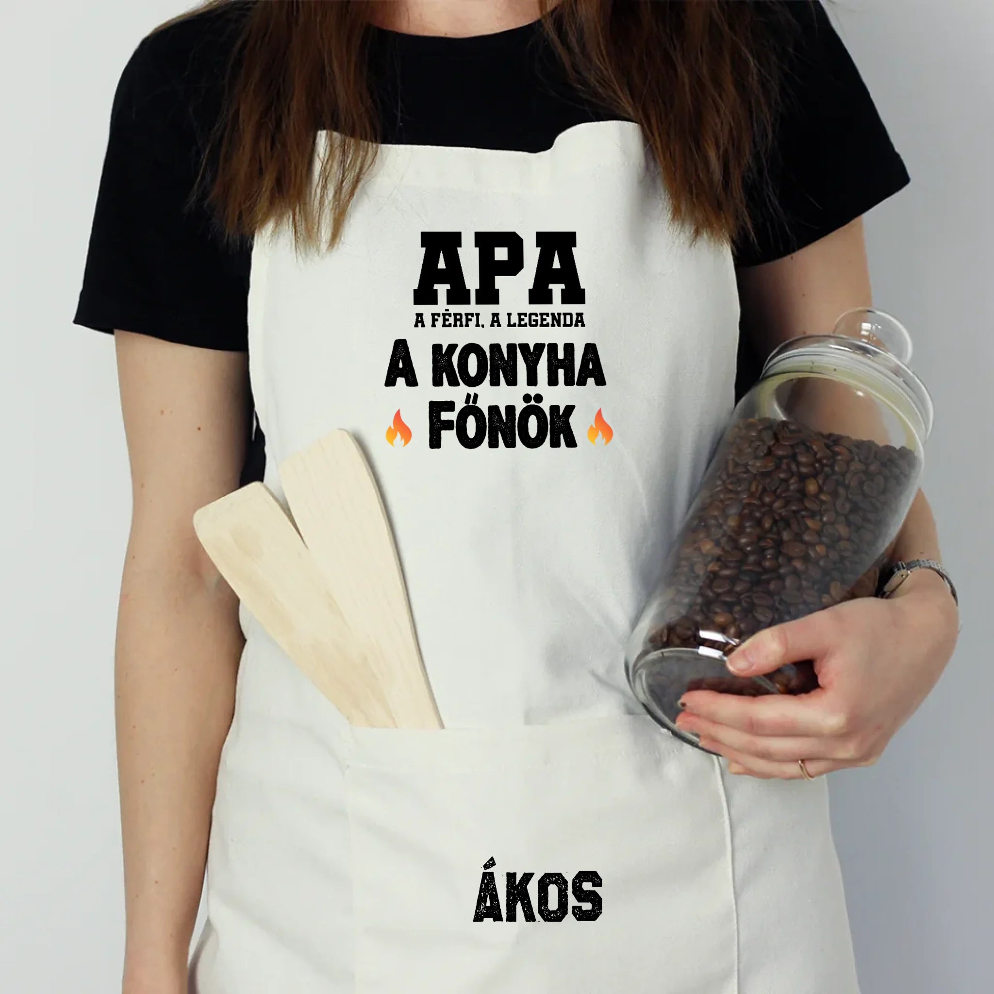 	 Az konyha Főnök - Feliratos bézs kötény egyedi névvel Apáknak