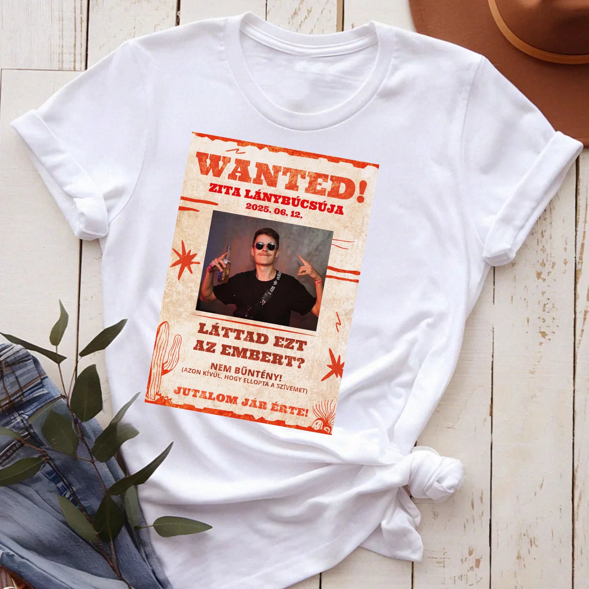 Lánybúcsú Wanted keresett személy egyedi képes póló
