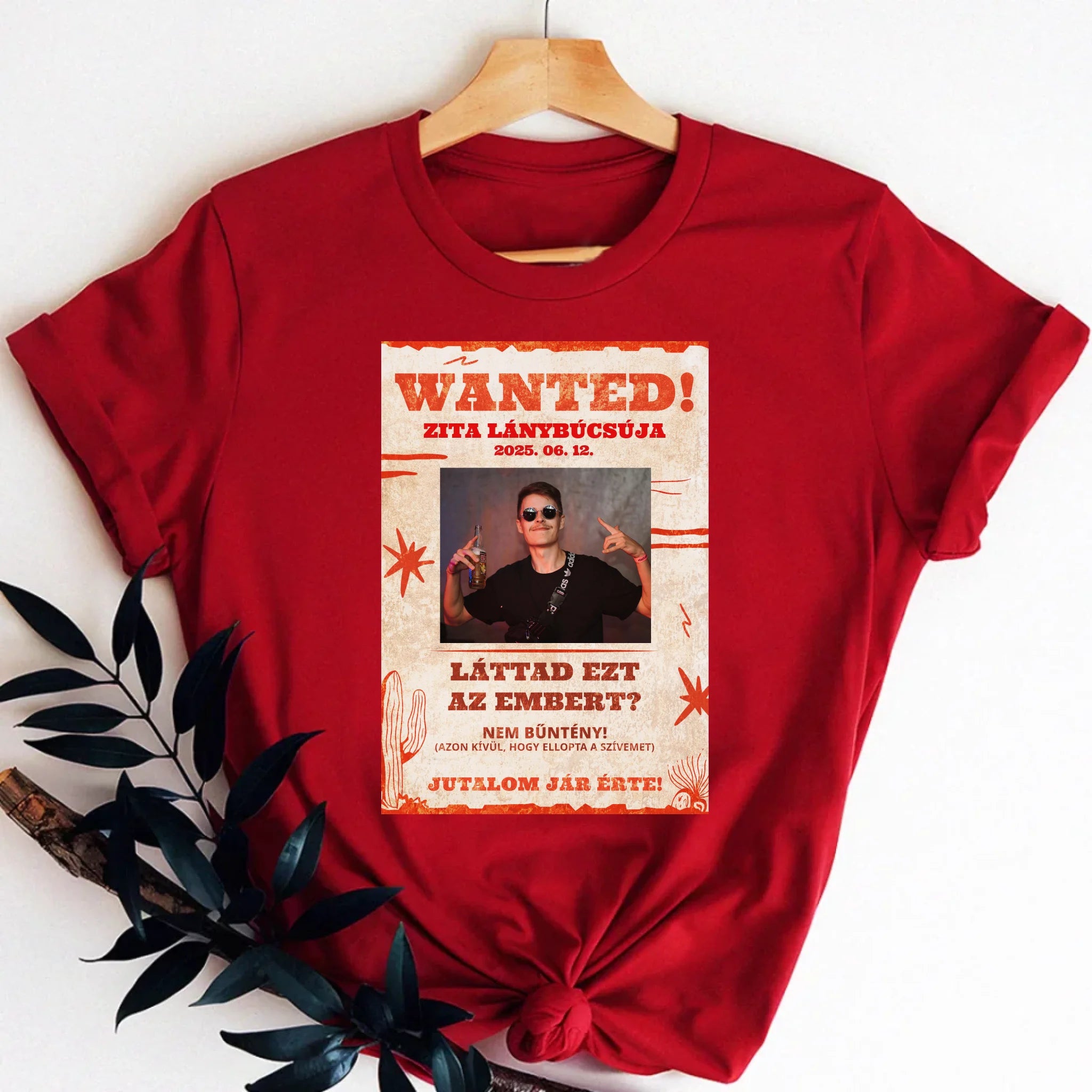 Lánybúcsú Wanted keresett személy egyedi képes póló