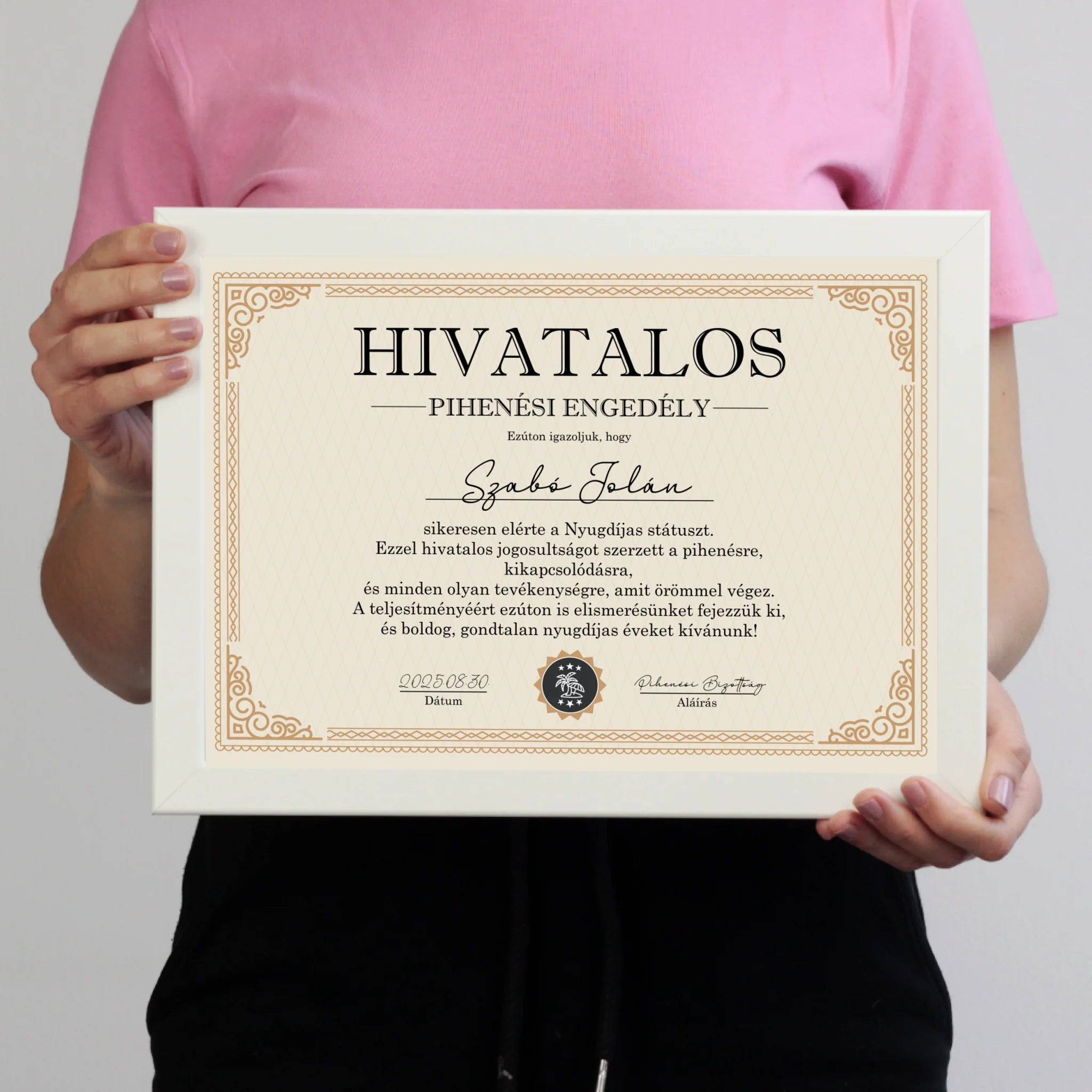 Hivatalos Pihenési Engedély - személyre szabható ajándék falikép nyugdíjasoknak 