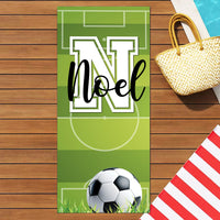 Ajándék focistáknak - személyre szabott strandtörölköző névvel