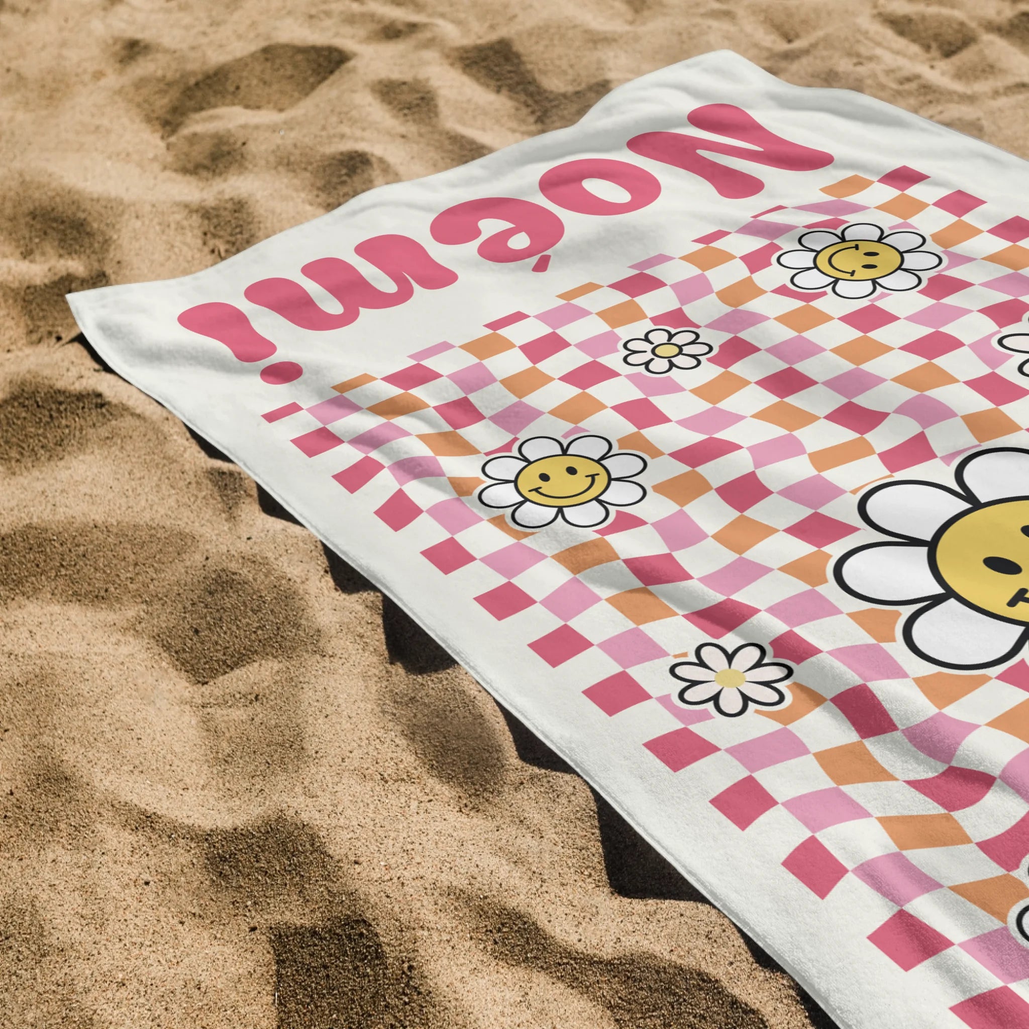 Személyre szabható retro virágos egyedi strandtörölköző neves felirattal