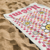 Személyre szabható retro virágos egyedi strandtörölköző neves felirattal