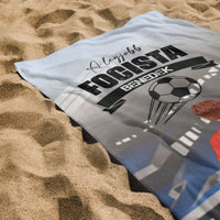 Szerkeszthető karakteres egyedi törölköző fiú focistáknak