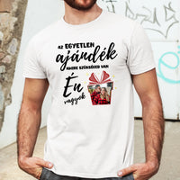 Az egyetlen ajándék amire szükséged van - vicces karácsonyi férfi póló