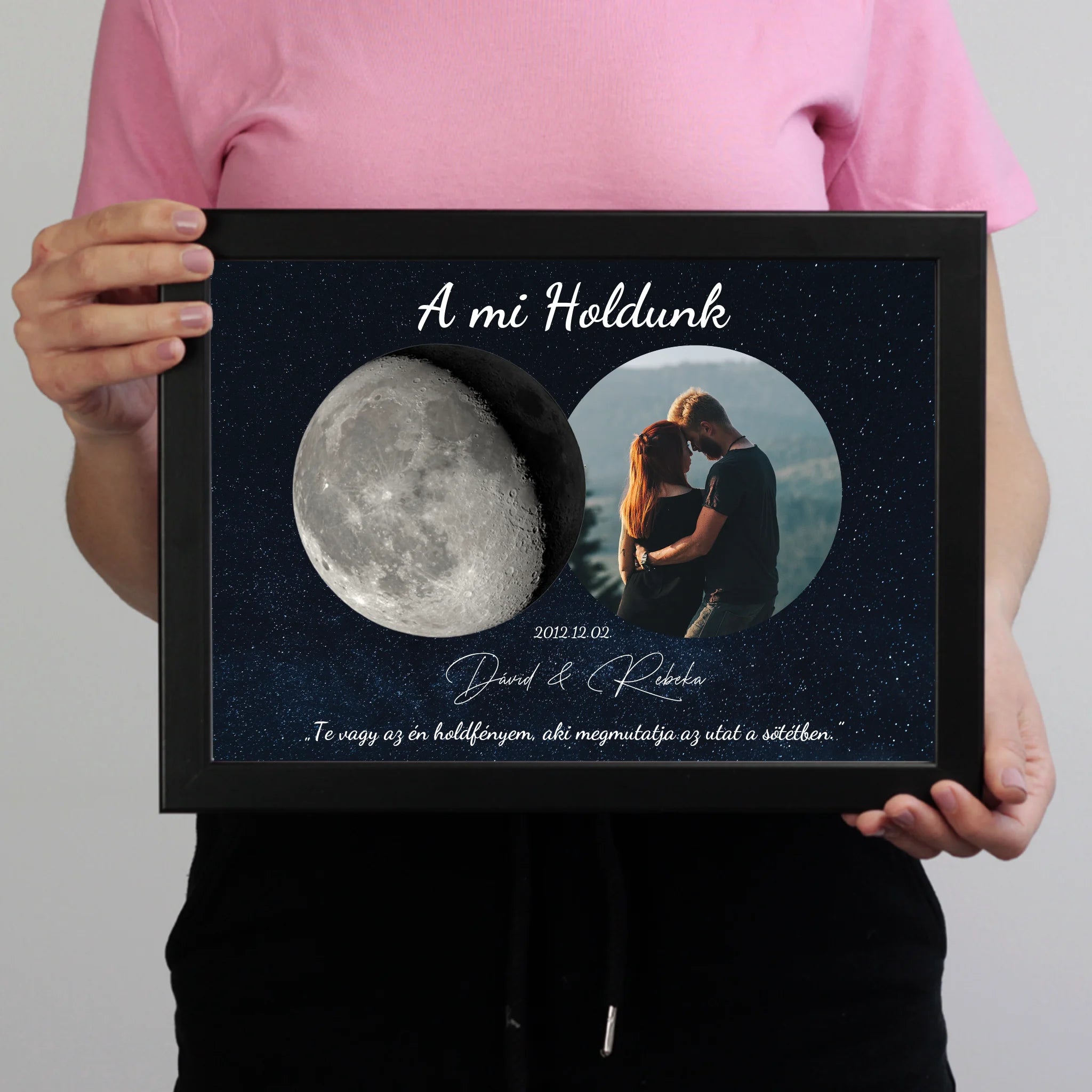 A mi holdunk - egyedi képes ajándék falikép szerkeszthető felirattal