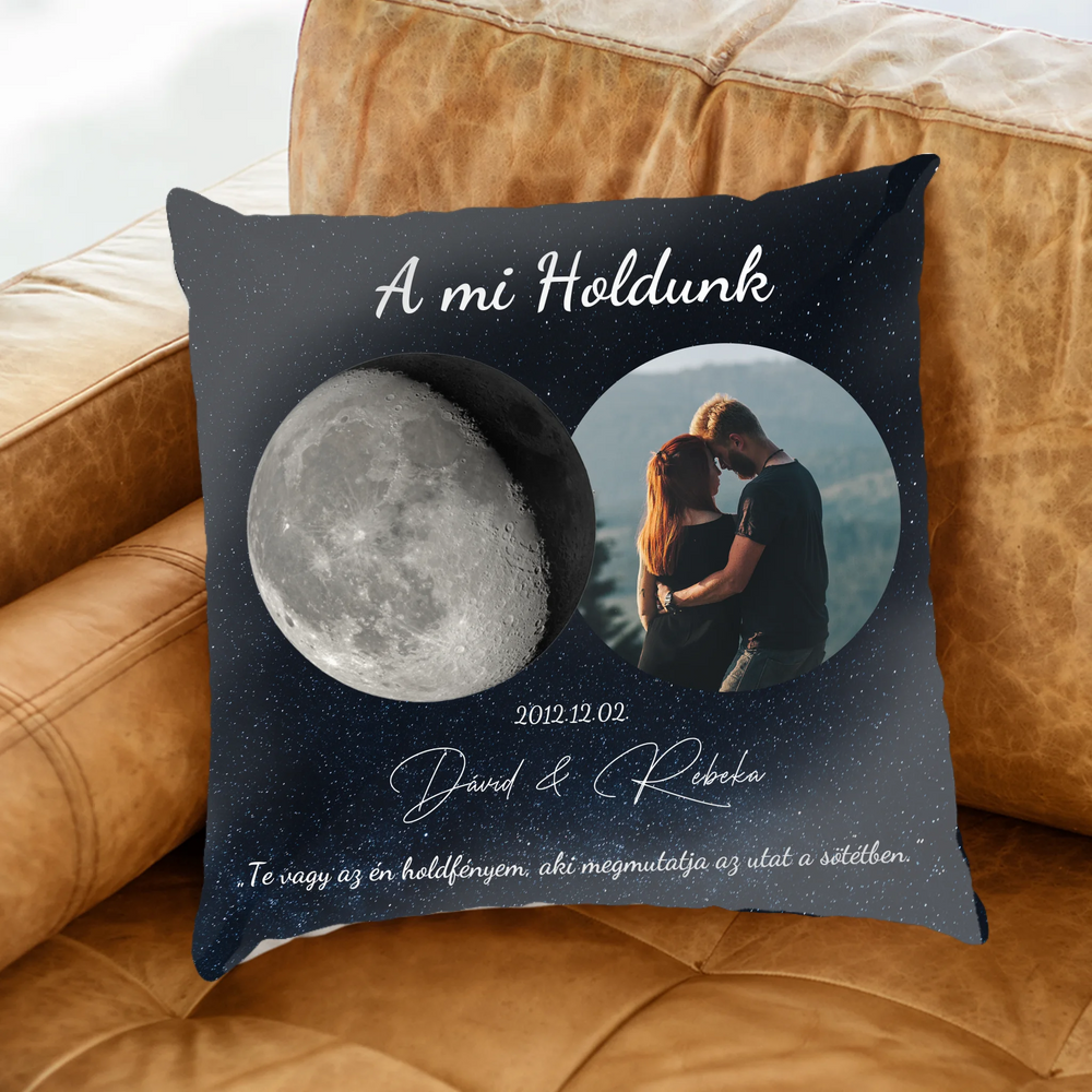 	 A mi holdunk - egyedi képes szerkeszthető ajándék fullprint párna