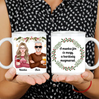 Karácsonyi bögre kollégáknak – vicces üzenettel és fényképpel