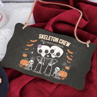 Személyre szabható őszi Halloweeni fali dekor tábla - Skeleton Crew családi ajándék pároknak