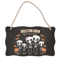Személyre szabható őszi Halloweeni fali dekor tábla - Skeleton Crew családi ajándék