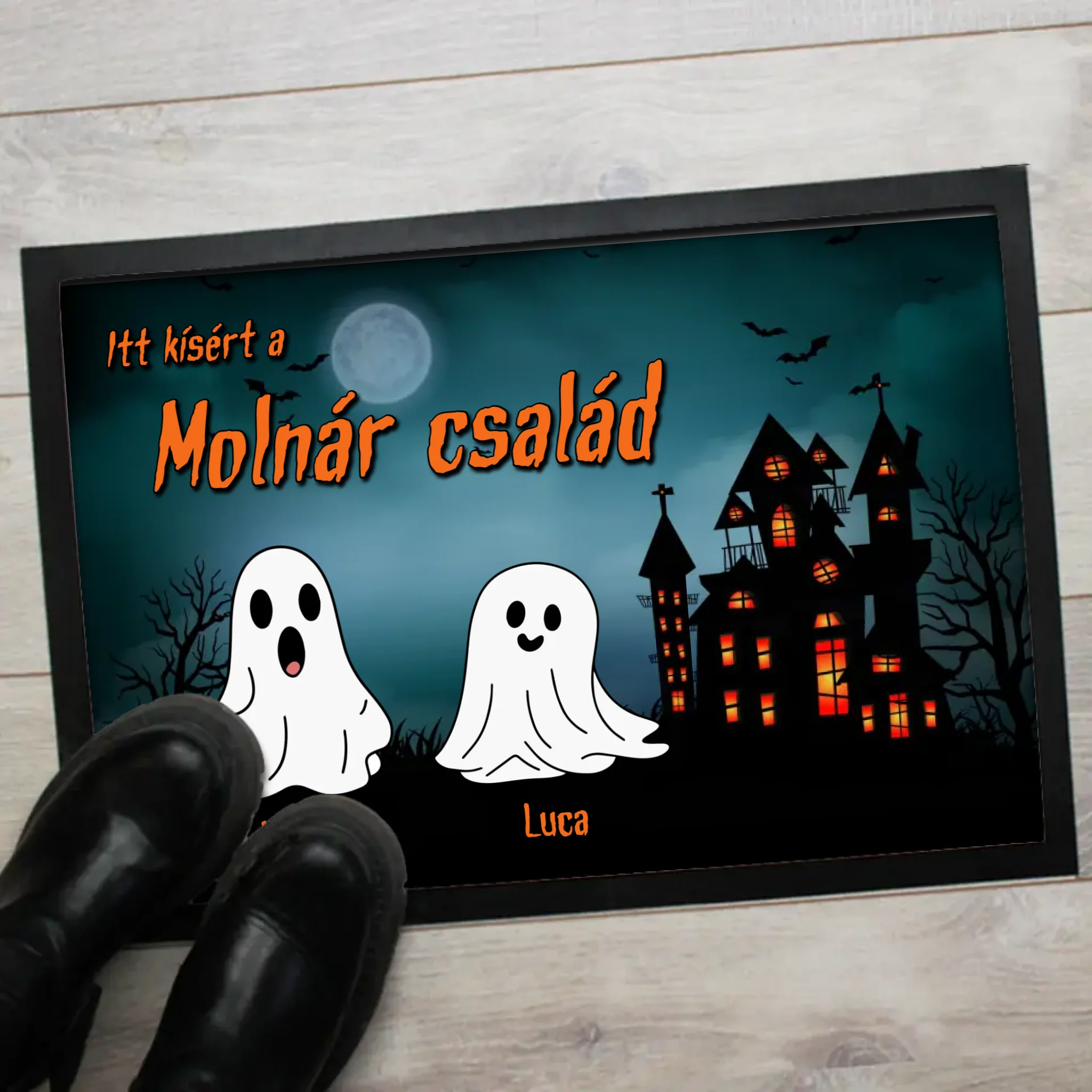 Személyre szabható halloweeni lábtörlő - névvel és szellemekkel