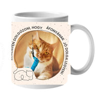 Macskás bögre gazdiknak - Keményen dolgozom felirattal képpel és cica nevével