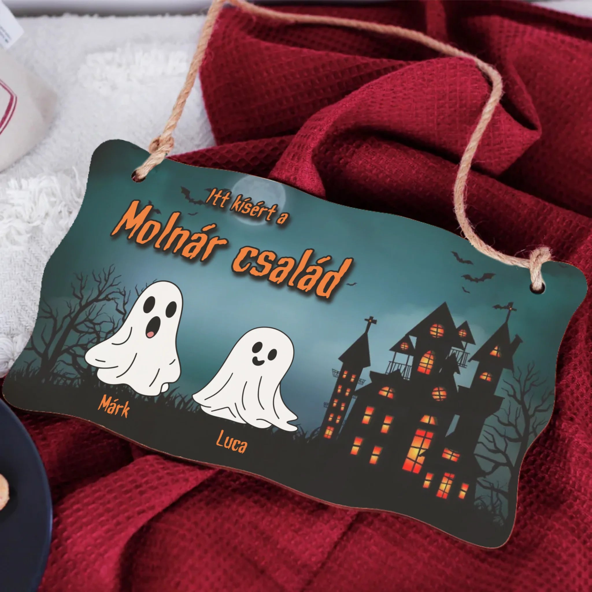 Személyre szabható halloweeni dísztábla - névvel és szellemekkel