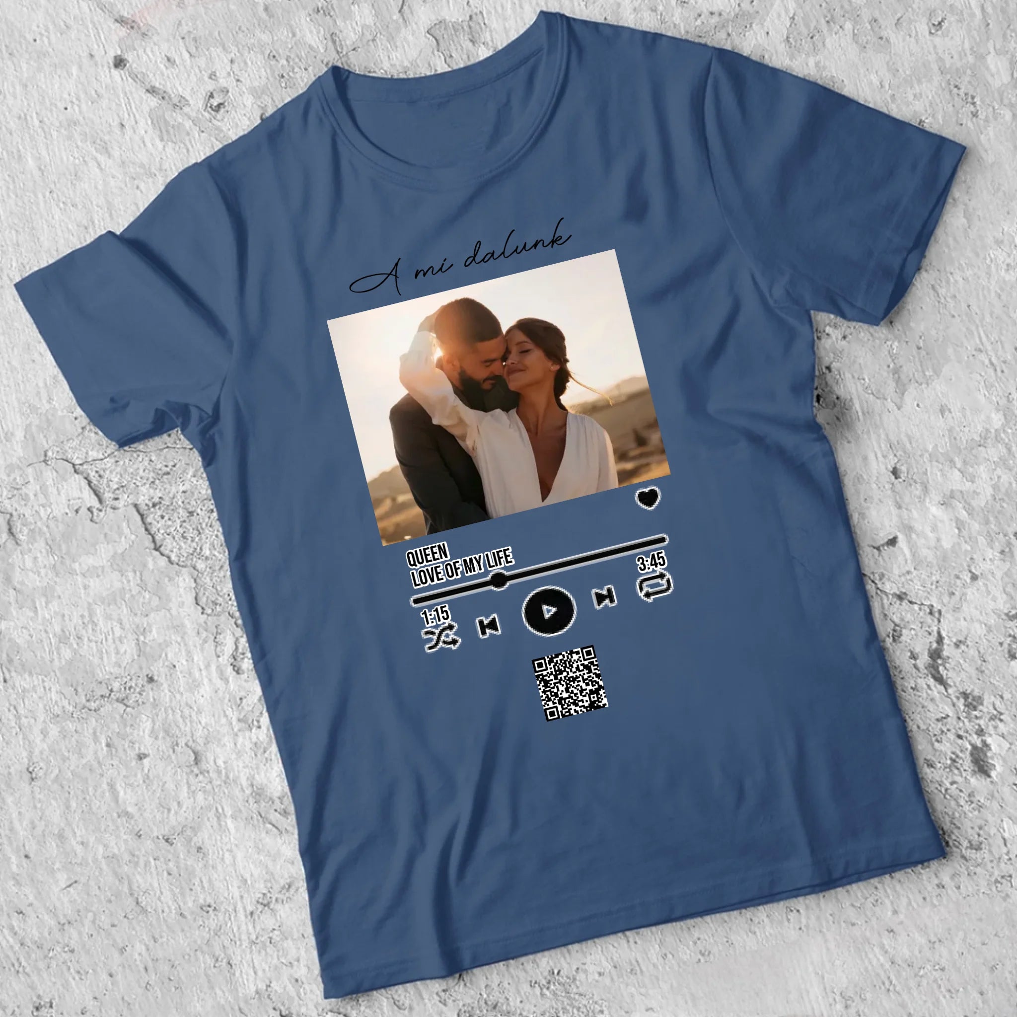 A Mi dalunk - Férfi póló szerkeszthető QR kóddal Valentin napra