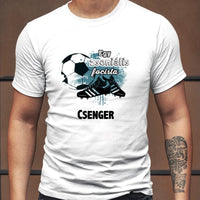 Egy zseniális focista feliratos póló egyedi névvel