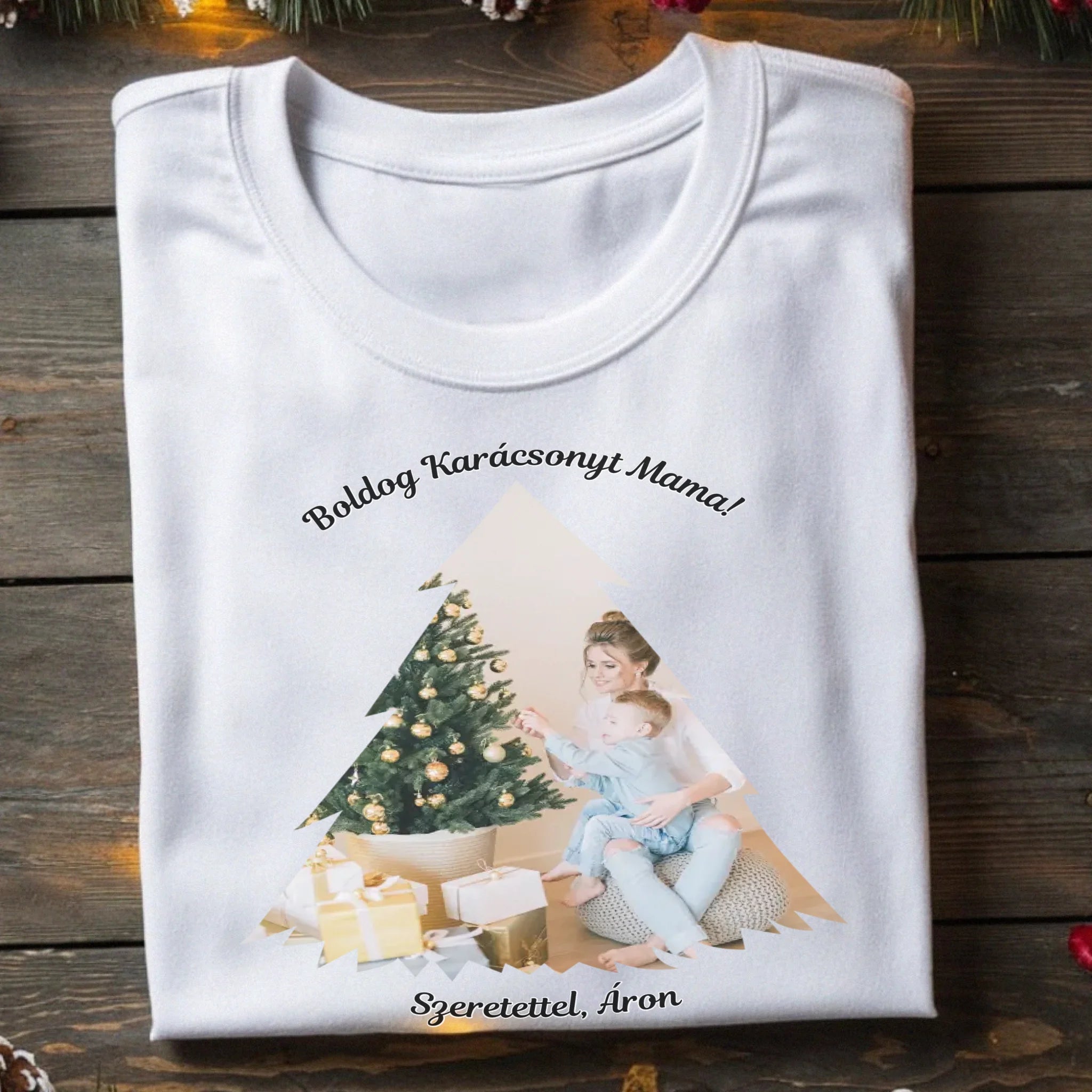 Karácsonyi fenyős férfi póló egyedi képpel