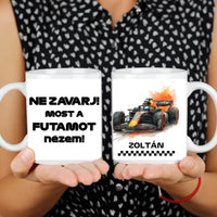 Ne zavarj futamot nézek egyedi neves bögre