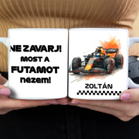 Ne zavarj futamot nézek egyedi neves bögre
