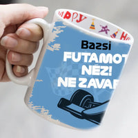 Ne zavard futam közben egyedi neves bögre