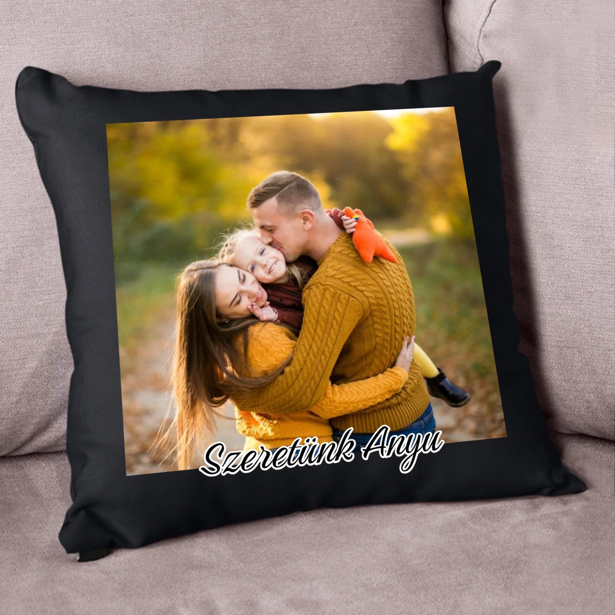 Egyedi fényképes fekete párna