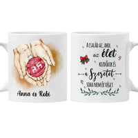 Karácsonyi kéz a kézben bögre egyedi felirattal