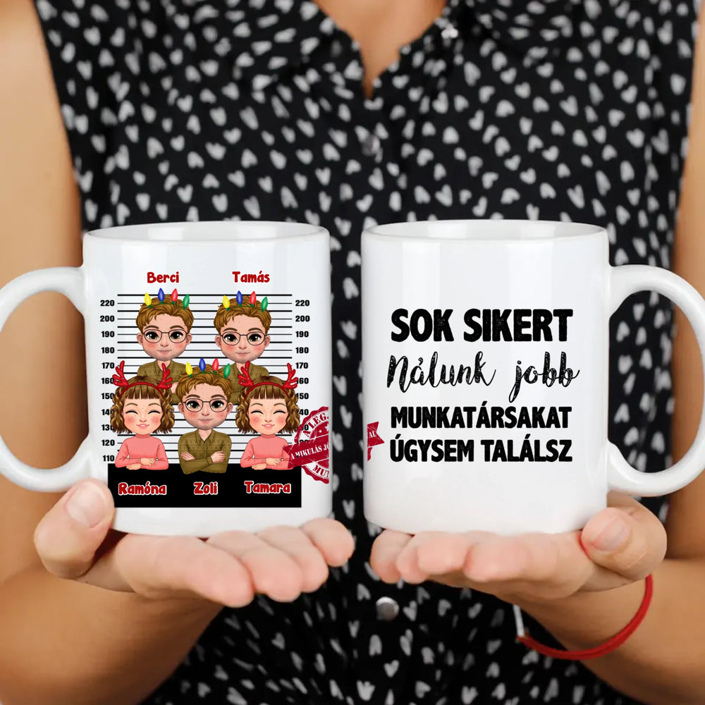 Egyedi karácsonyi ajándék bögre munkatársaknak választható karakterekkel - több személlyel